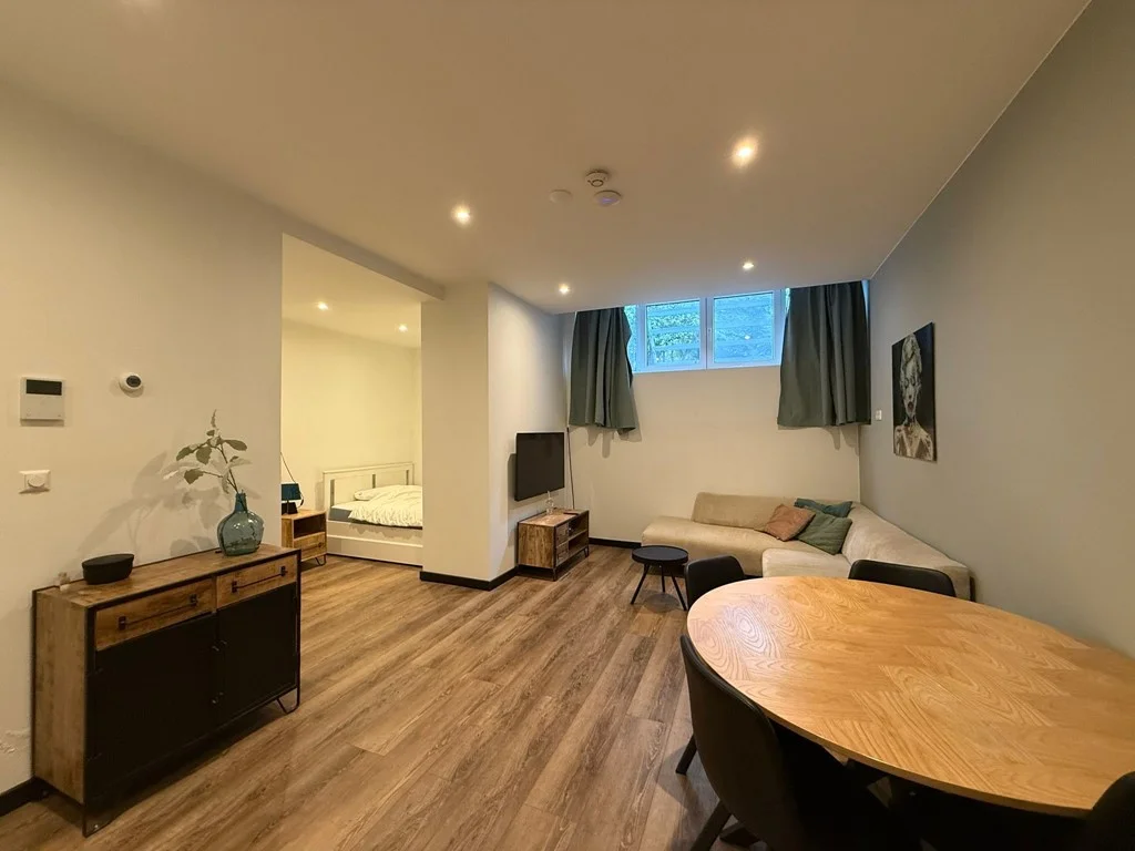 Rental property in 's-Gravendijkwal, Rotterdam