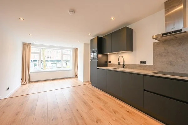Rental property in Mathenesserdijk, Rotterdam