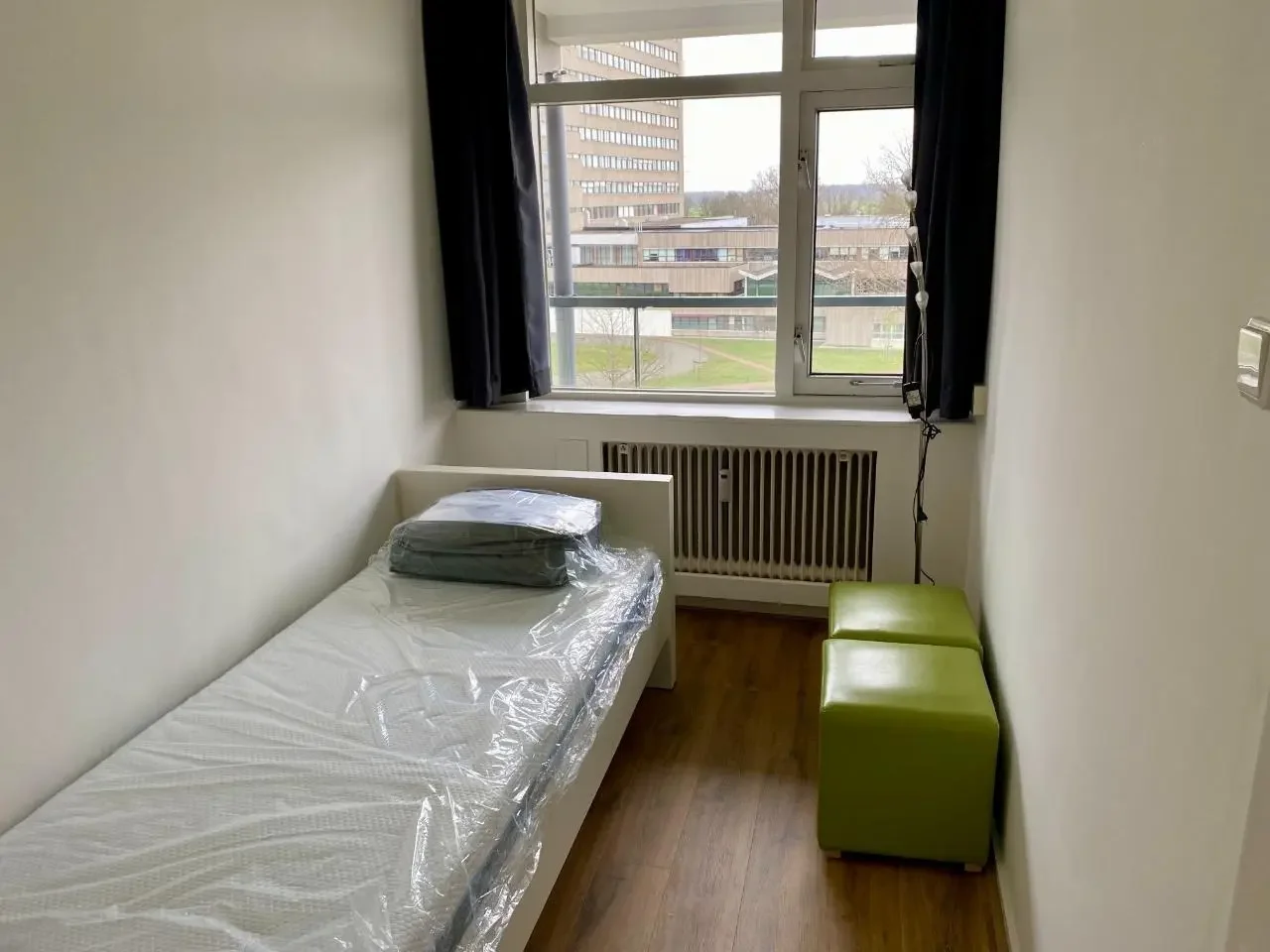 Rental property in Burgemeester Caan van Necklaan, Leidschendam