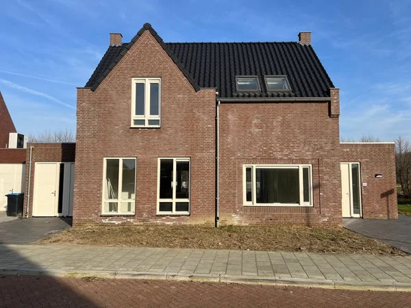 Rental property in Herman de Ruijterstraat, Poederoijen