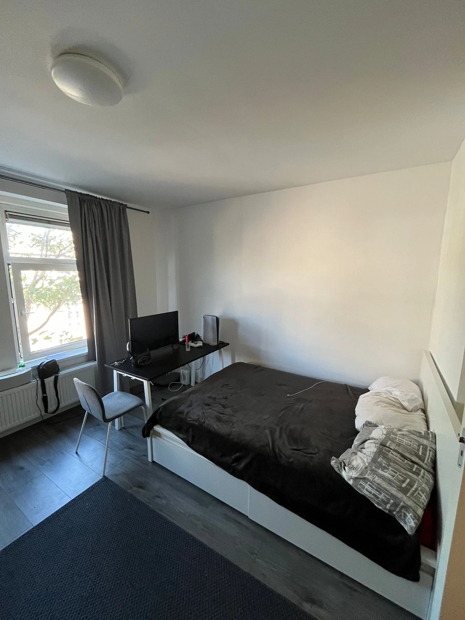 Rental property in Merwedestraat 11, The Hague