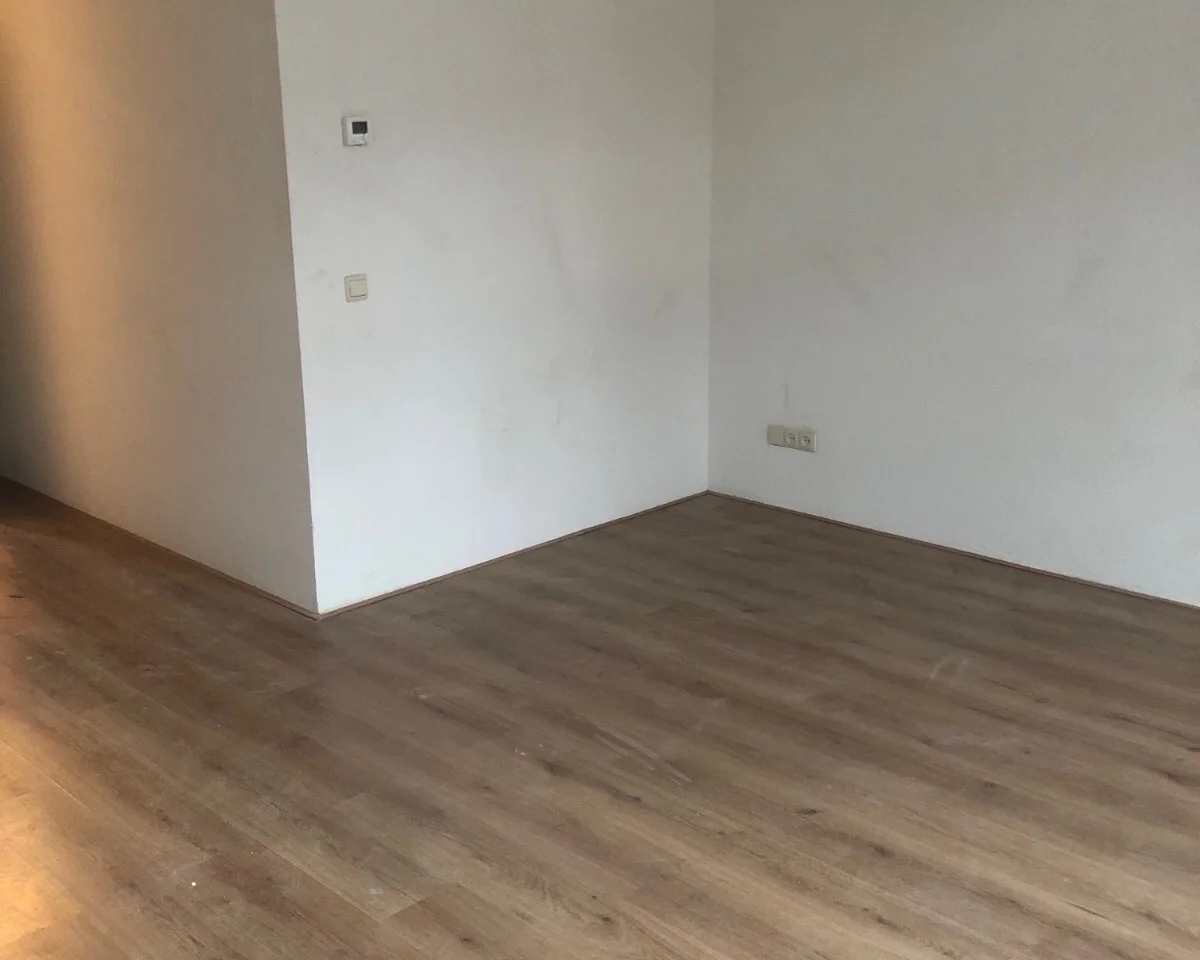 Rental property in Mathenesserweg 7A-02, Rotterdam