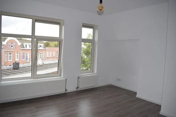 Rental property in 2e Middellandstraat, Rotterdam