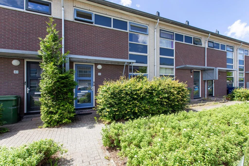 Rental property in Olle Kapoenstraat 38, Almere