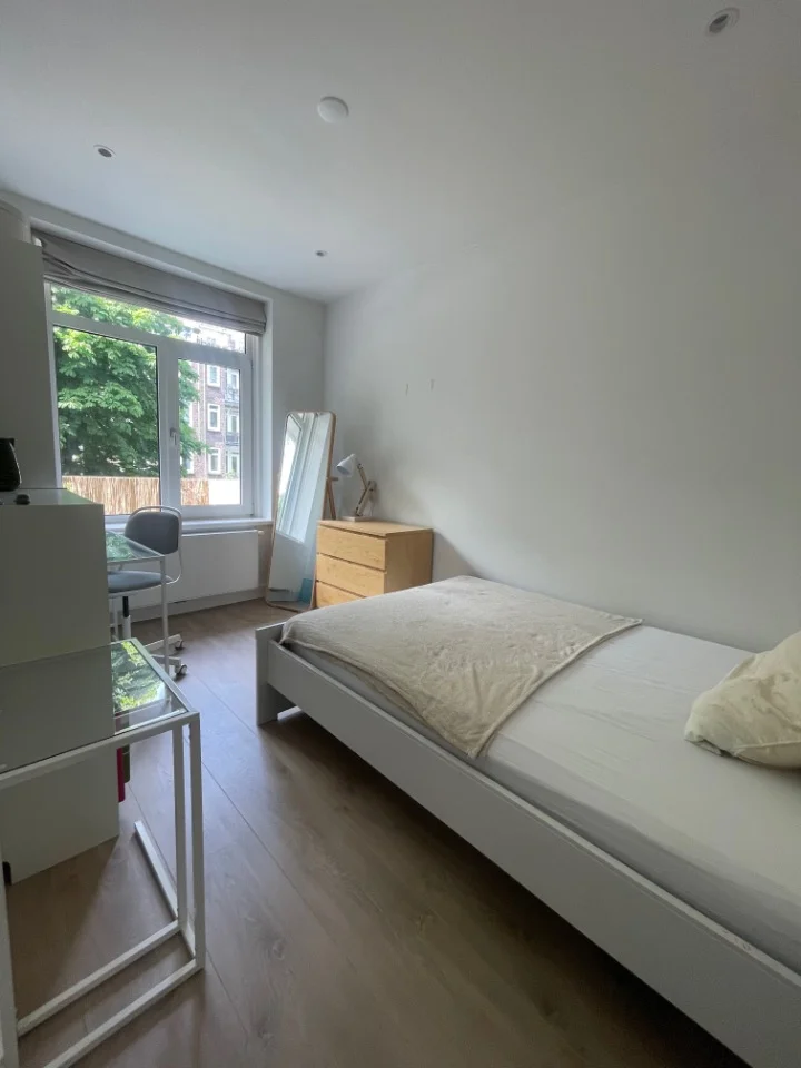 Rental property in Koningin Wilhelminaplein, Amsterdam
