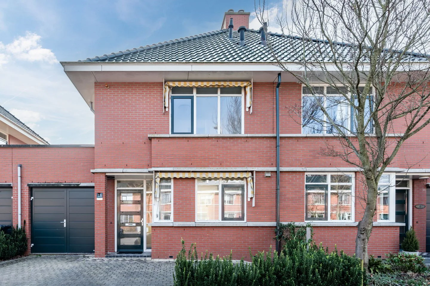 Rental property in Middelgeestlaan 18, Voorschoten