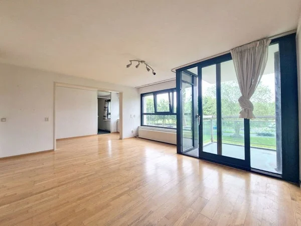 Rental property in Oostmaaslaan, Rotterdam