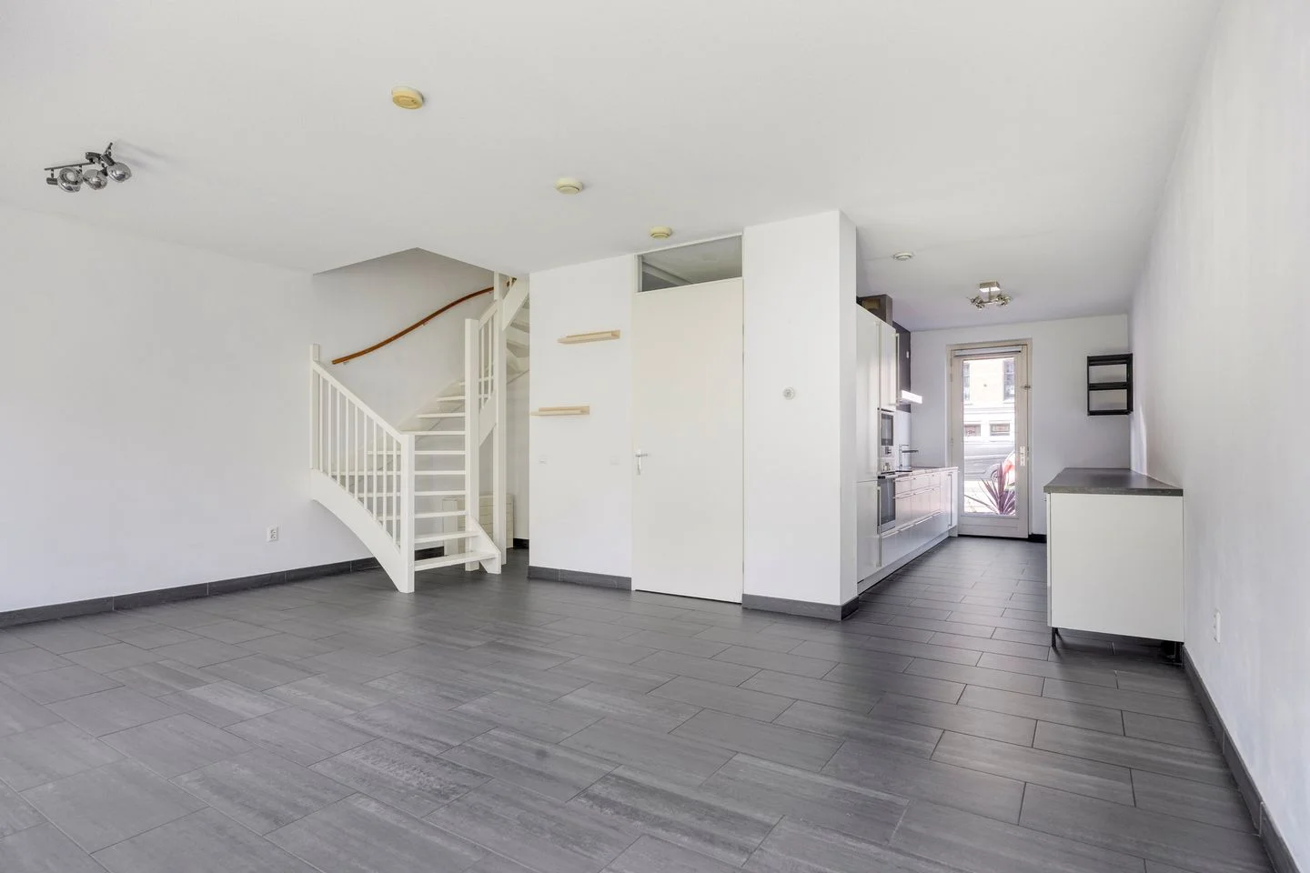 Rental property in Brede Hilledijk 530, Rotterdam