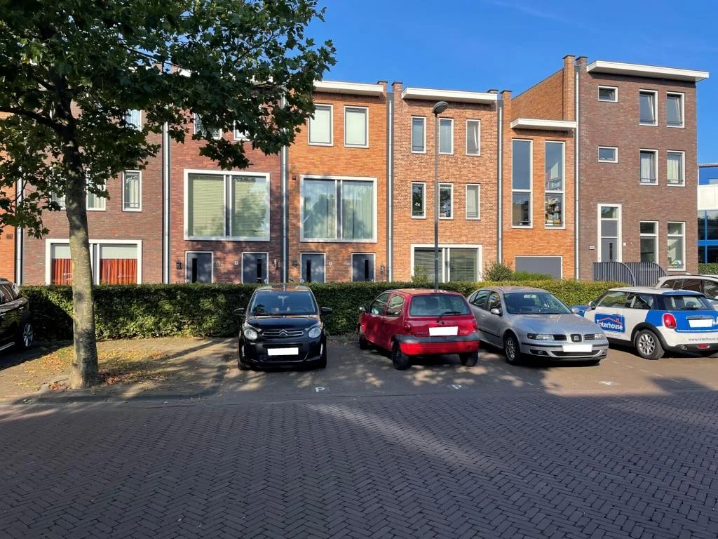 Rental property in Hugo de Vrieslaan 7, Oegstgeest