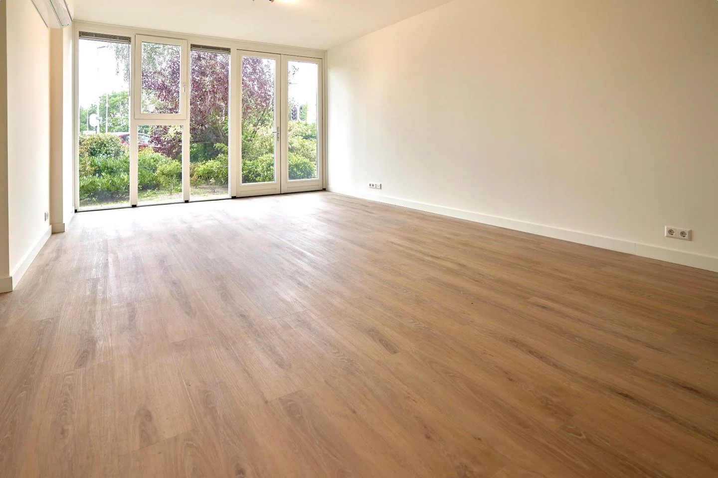Rental property in Victor van Vrieslandstraat 8, Haarlem