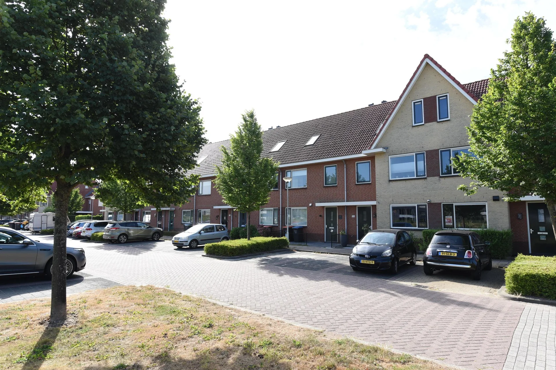Rental property in Saffierlaan 96, Rhoon
