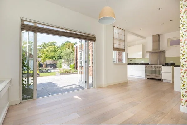 Rental property in Koningin Julianaweg 3, Leidschendam