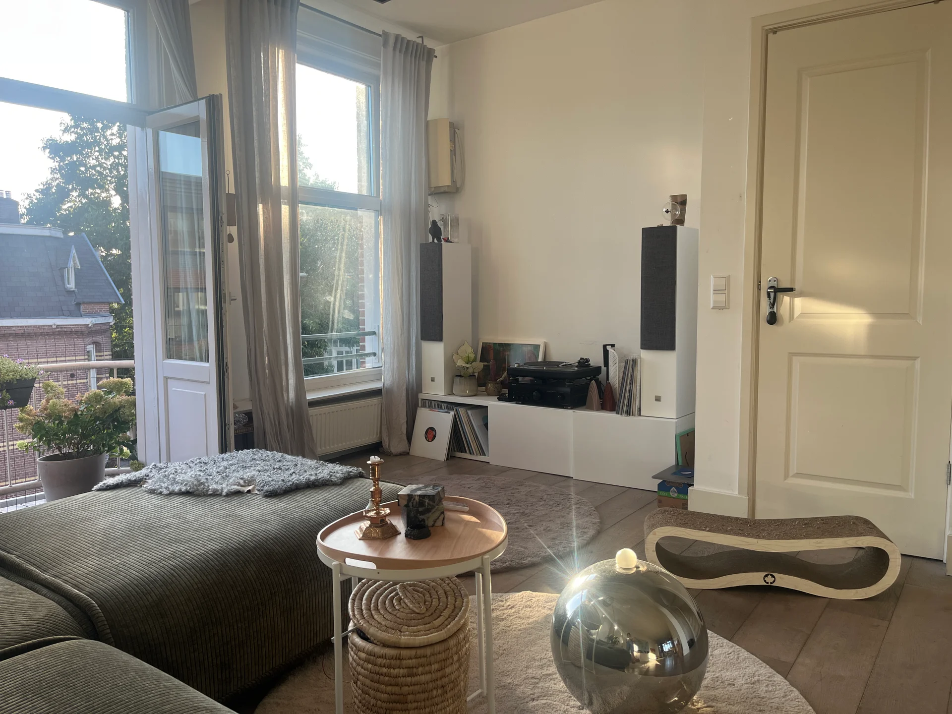 Rental property in Van Woustraat, Amsterdam