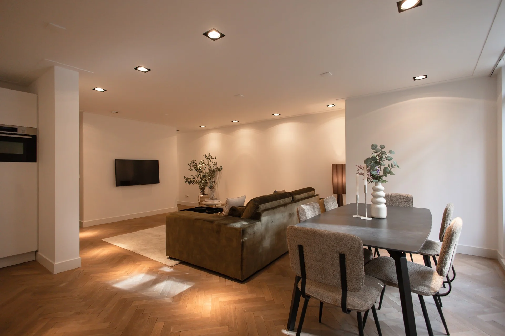 Rental property in Van Eeghenstraat, Amsterdam