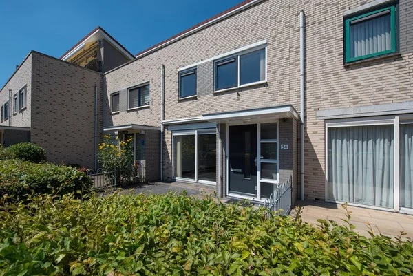 Rental property in Danslaan, Almere