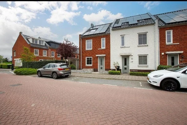 Rental property in Van Oranje-Nassaulaan 1, Zevenhuizen