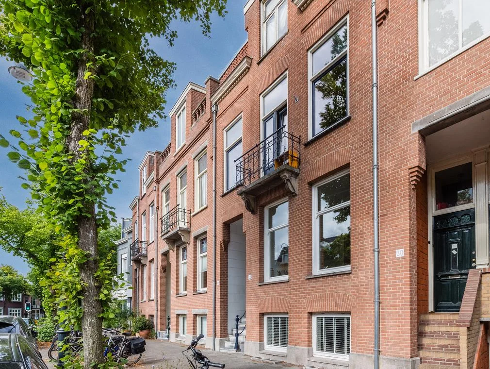 Rental property in Velserstraat 18-ZW, Haarlem