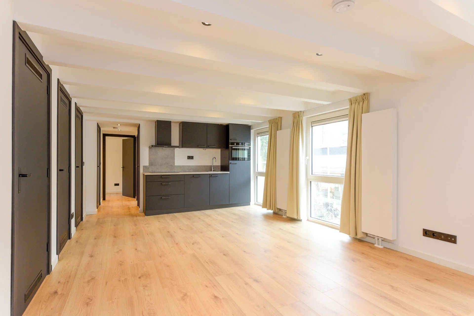 Rental property in 1e Middellandstraat, Rotterdam