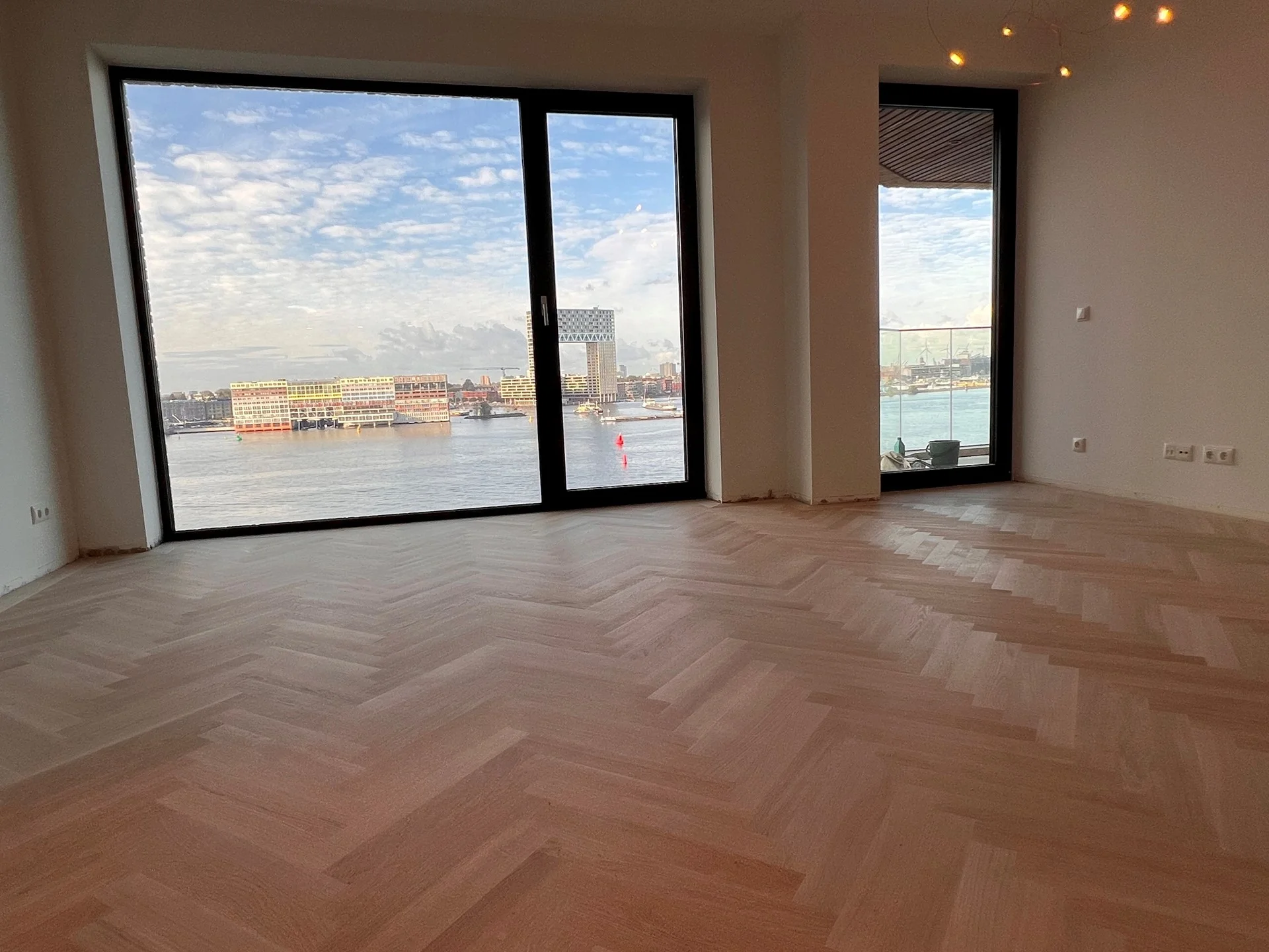 Rental property in Grasweg, Amsterdam