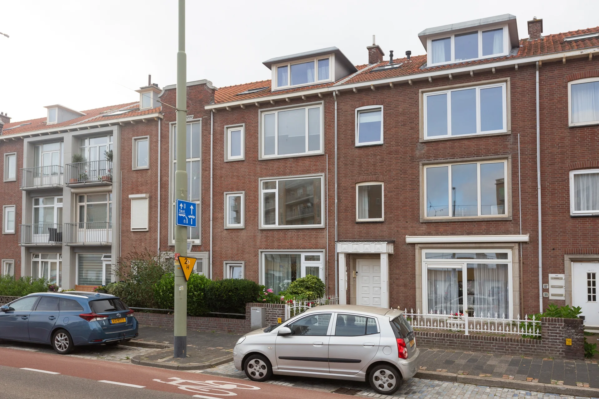 Rental property in Gevers Deynootweg 113A, The Hague
