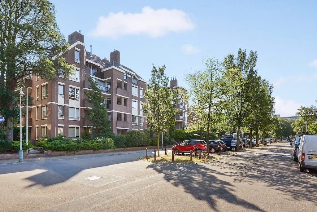 Rental property in Johan van Oldenbarneveltlaan 27H, The Hague