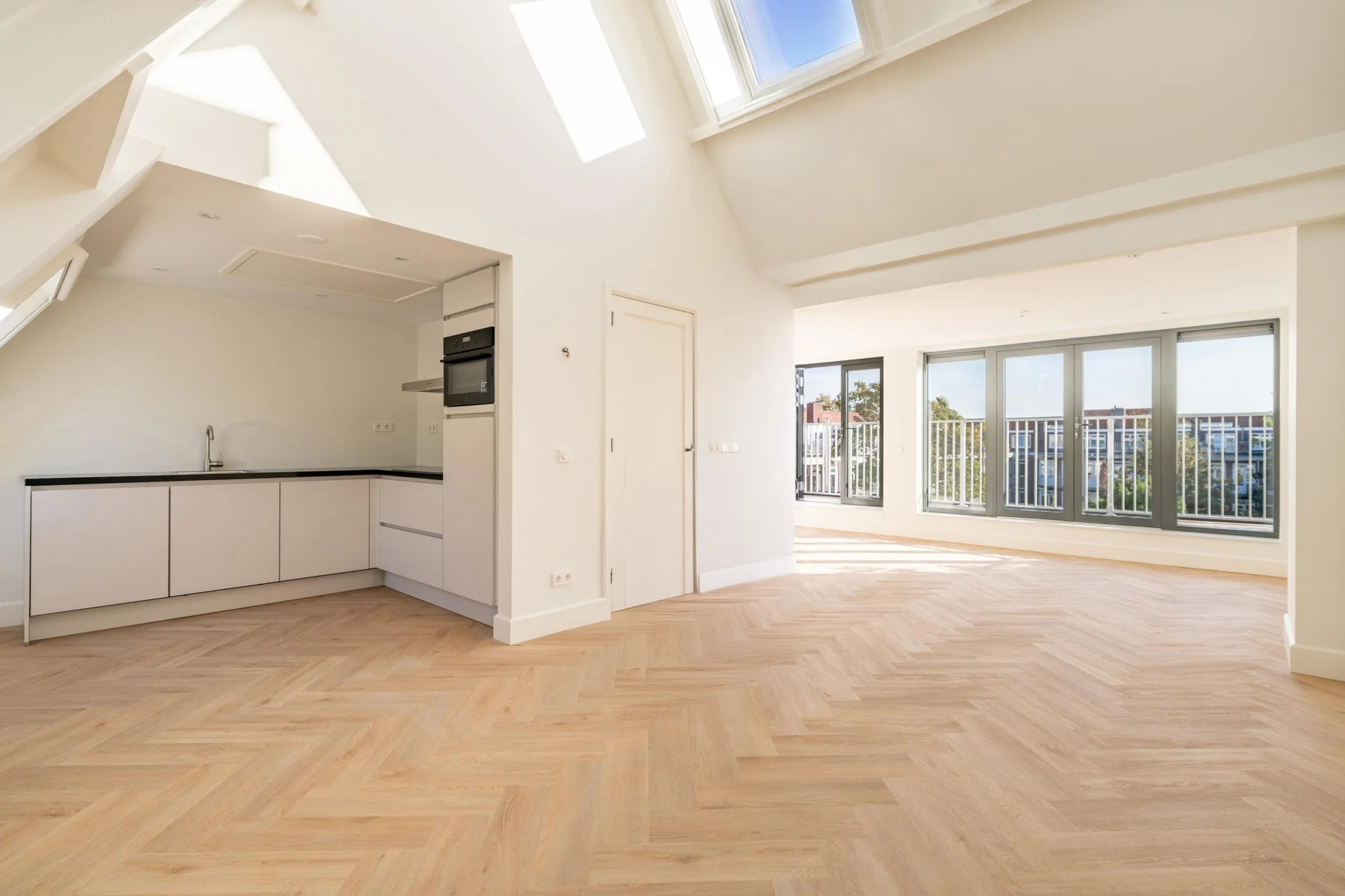 Rental property in Van Rensselaerstraat 33-3, Amsterdam