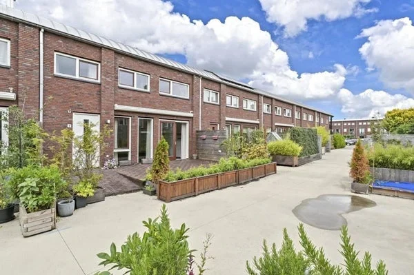 Rental property in Spaarwaterhof, The Hague