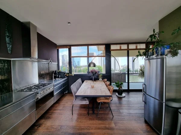 Rental property in Schiedamsedijk, Rotterdam