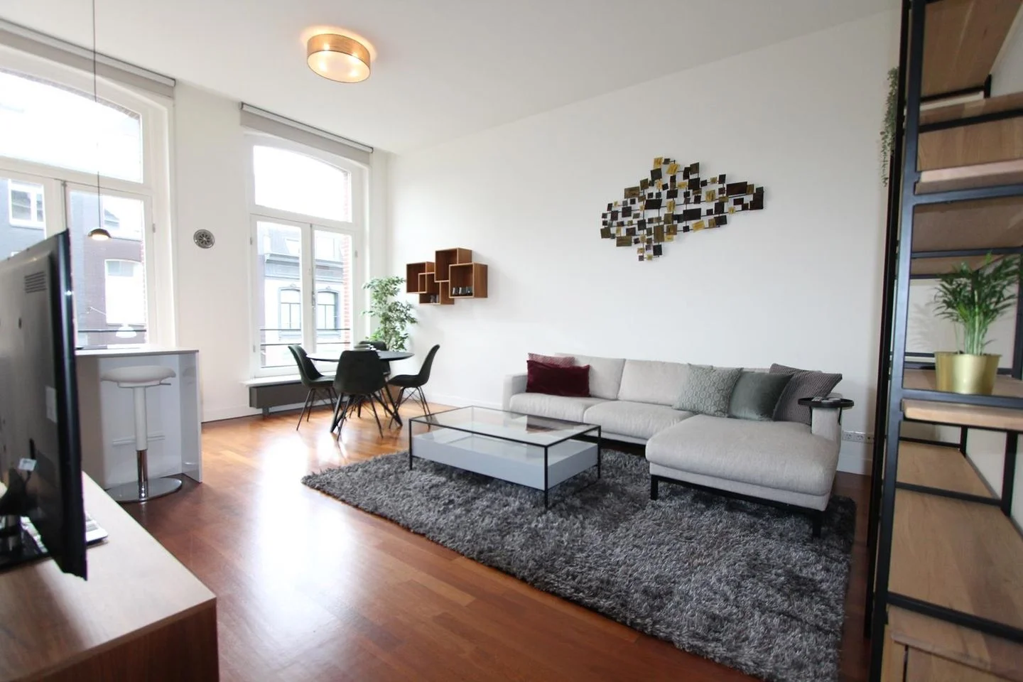Rental property in Van Baerlestraat 15-2, Amsterdam
