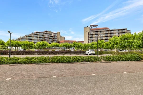 Rental property in Labradorstroom, Huizen