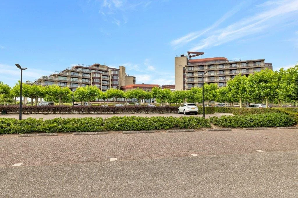 Rental property in Labradorstroom 157, Huizen