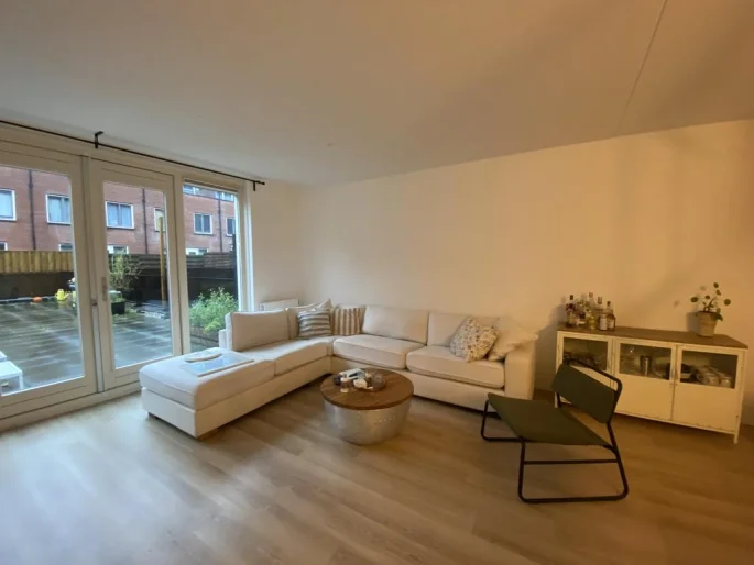 Rental property in Mathenesserdijk 405B, Rotterdam