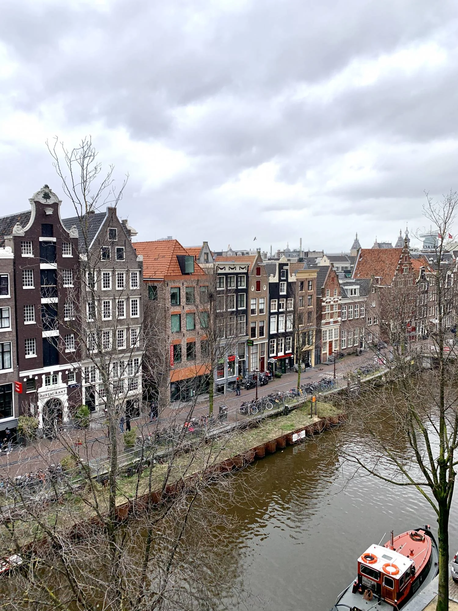 Rental property in Oudezijds Voorburgwal 101A, Amsterdam