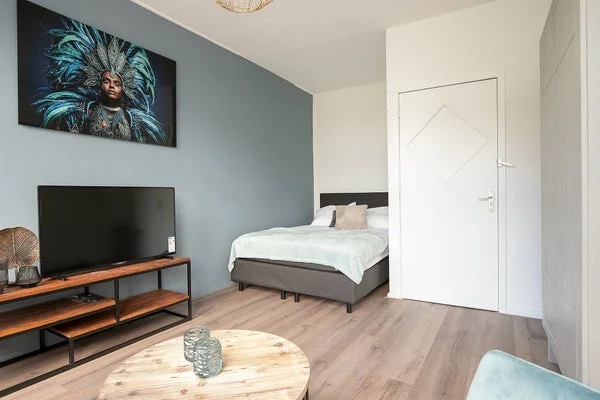 Rental property in Hogenbanweg, Rotterdam