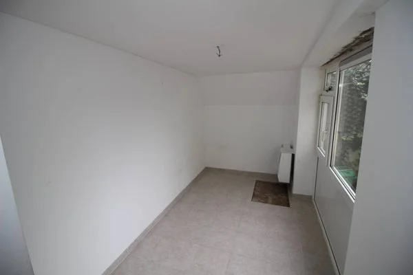 Rental property in Dirk Hoogenraadstraat, The Hague