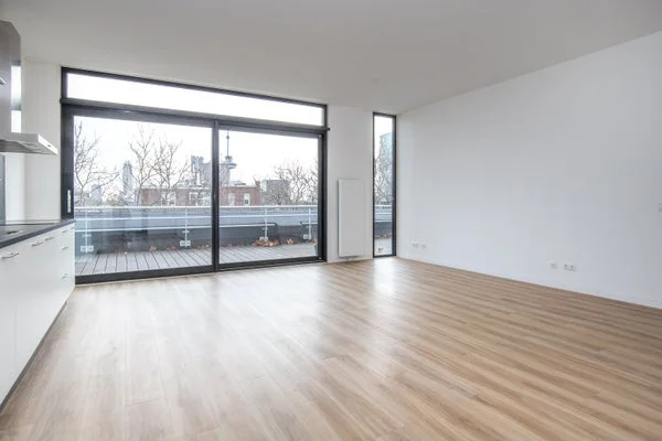 Rental property in Westzeedijk 509K, Rotterdam