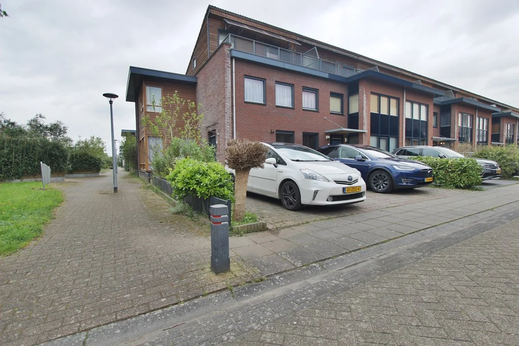 Rental property in Delacroixstraat 17, Almere