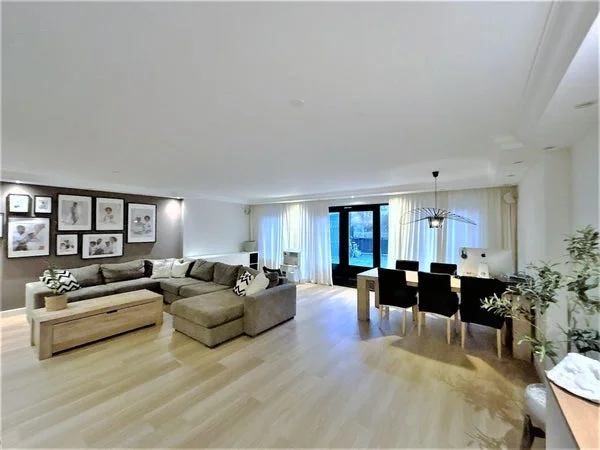 Rental property in Haya van Someren-Downerstraat, Amsterdam