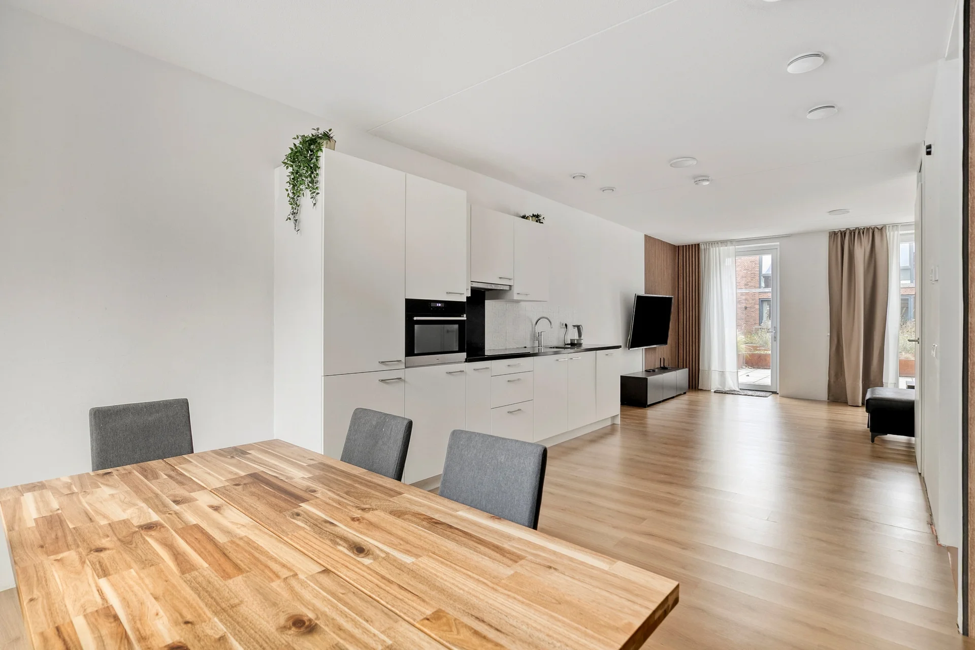 Rental property in Dina Sansonpad 15, Rotterdam