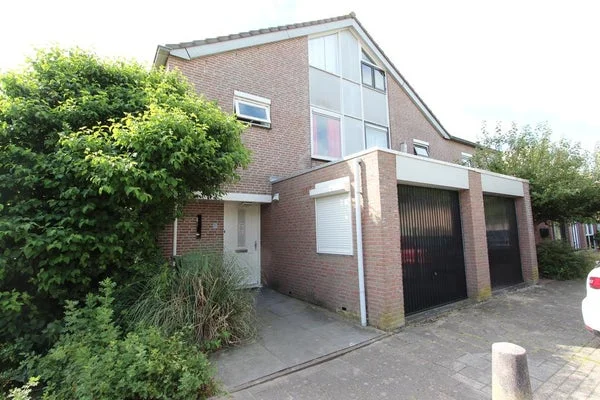Rental property in Alban Bergstraat, Almere