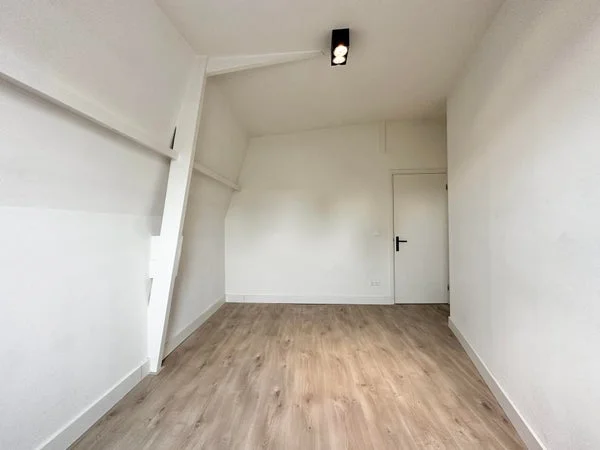 Rental property in Van Woustraat 52-3, Amsterdam