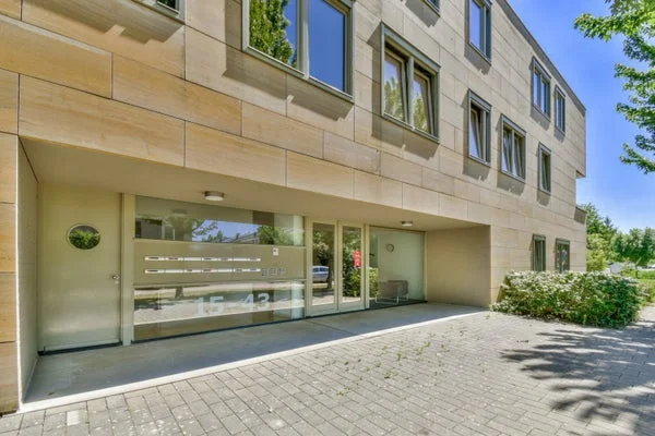 Rental property in Hugo de Grootsingel 23, Huizen