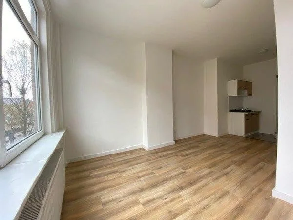 Rental property in Dahliastraat 64E, Rotterdam