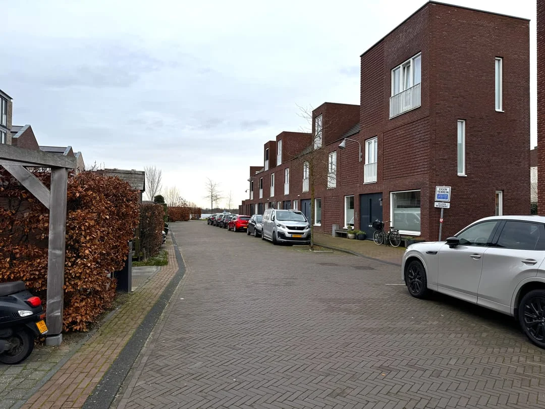 Rental property in Gardameer 15, Woerden