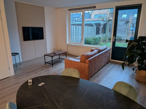 Rental property in Sikkelwei, Barendrecht