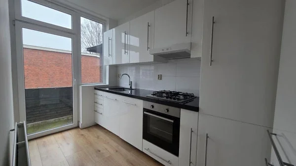 Rental property in Jan van der Heijdenstraat 64, The Hague