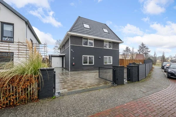Rental property in Bosgouw 301, Almere