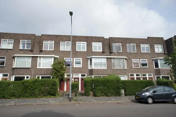Rental property in E. Thomassen à Thuessinklaan, Groningen