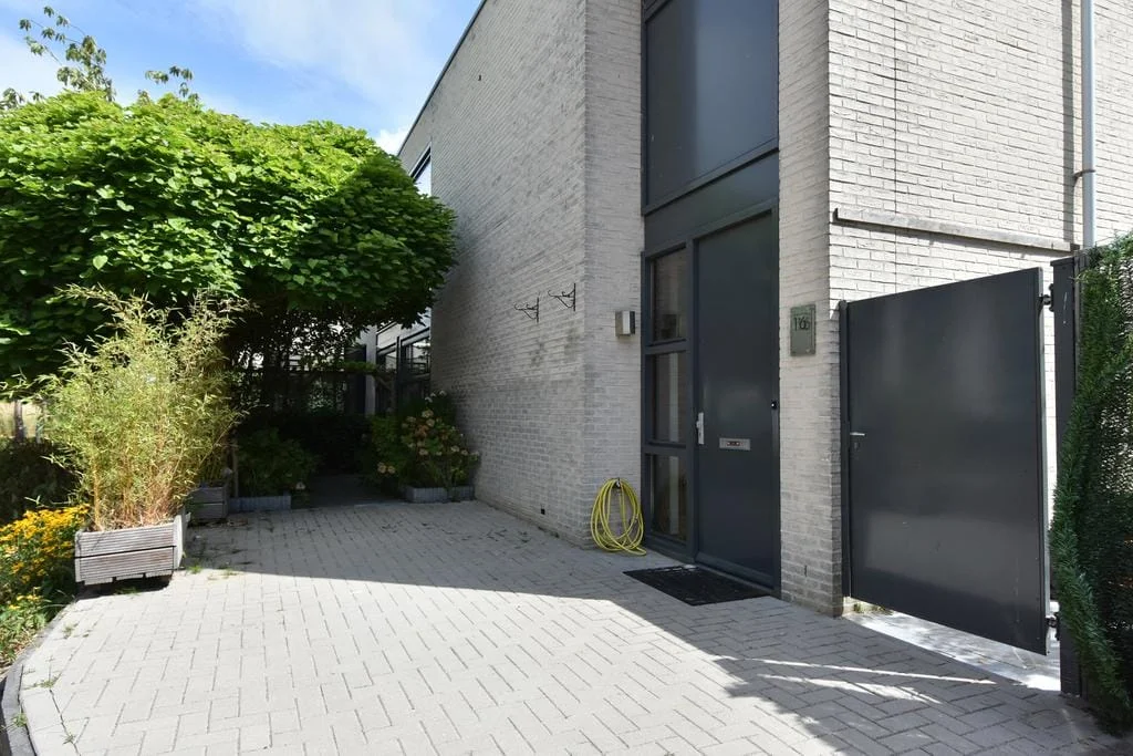 Rental property in Pieter de Voisstraat 16, The Hague