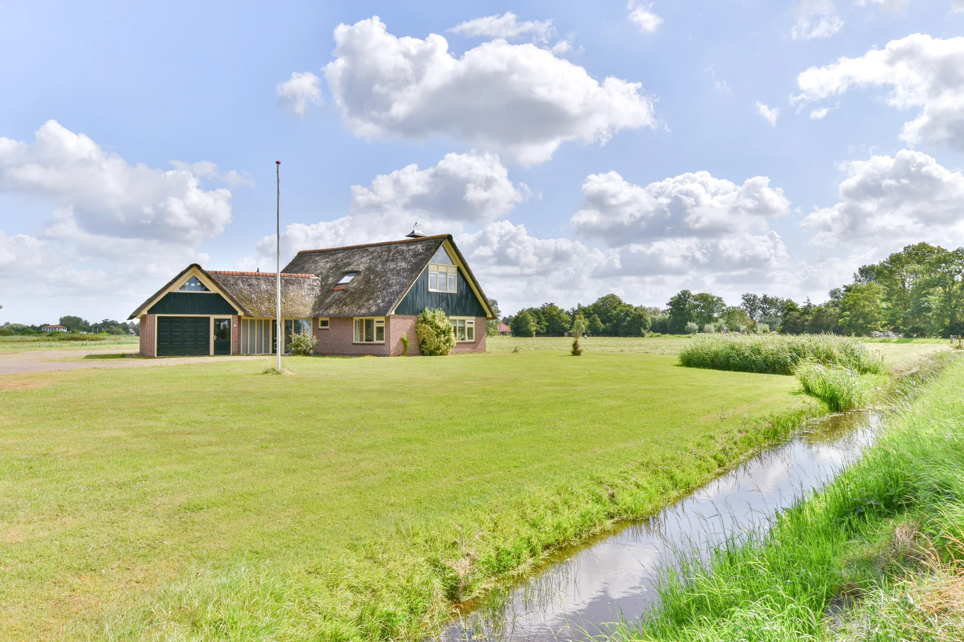 Rental property in Groeneweg 15, Bergen